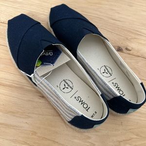 SOLD!  BRAND NEW WITH TAGS TOMS 7.5